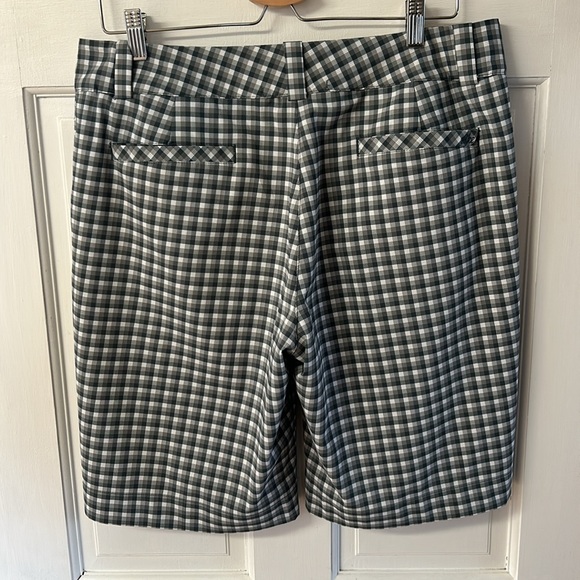 Nike Golf women’s plaid Bermuda length golf shorts size 12 - Picture 5 of 15
